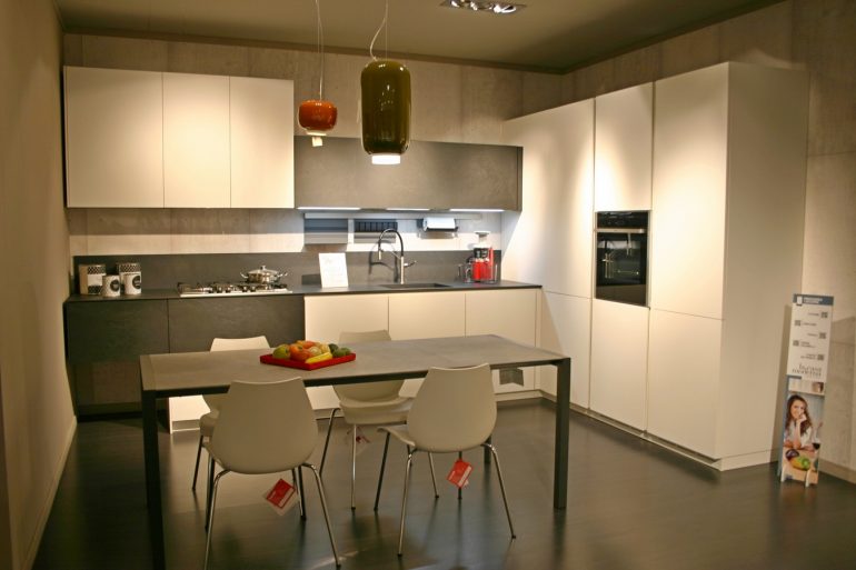 cucina Solida La Casa Moderna laminato ardesia e bianco in promozione Zogno Bergamo