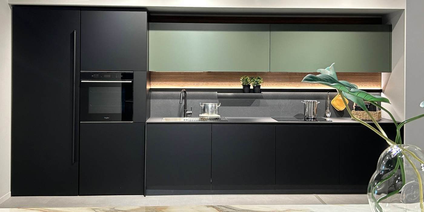 cucina la casa moderna 09 Sistematica laccata con piano HPL calacatta in vendita nel negozio Carminati e Sonzogni Zogno Bergamo