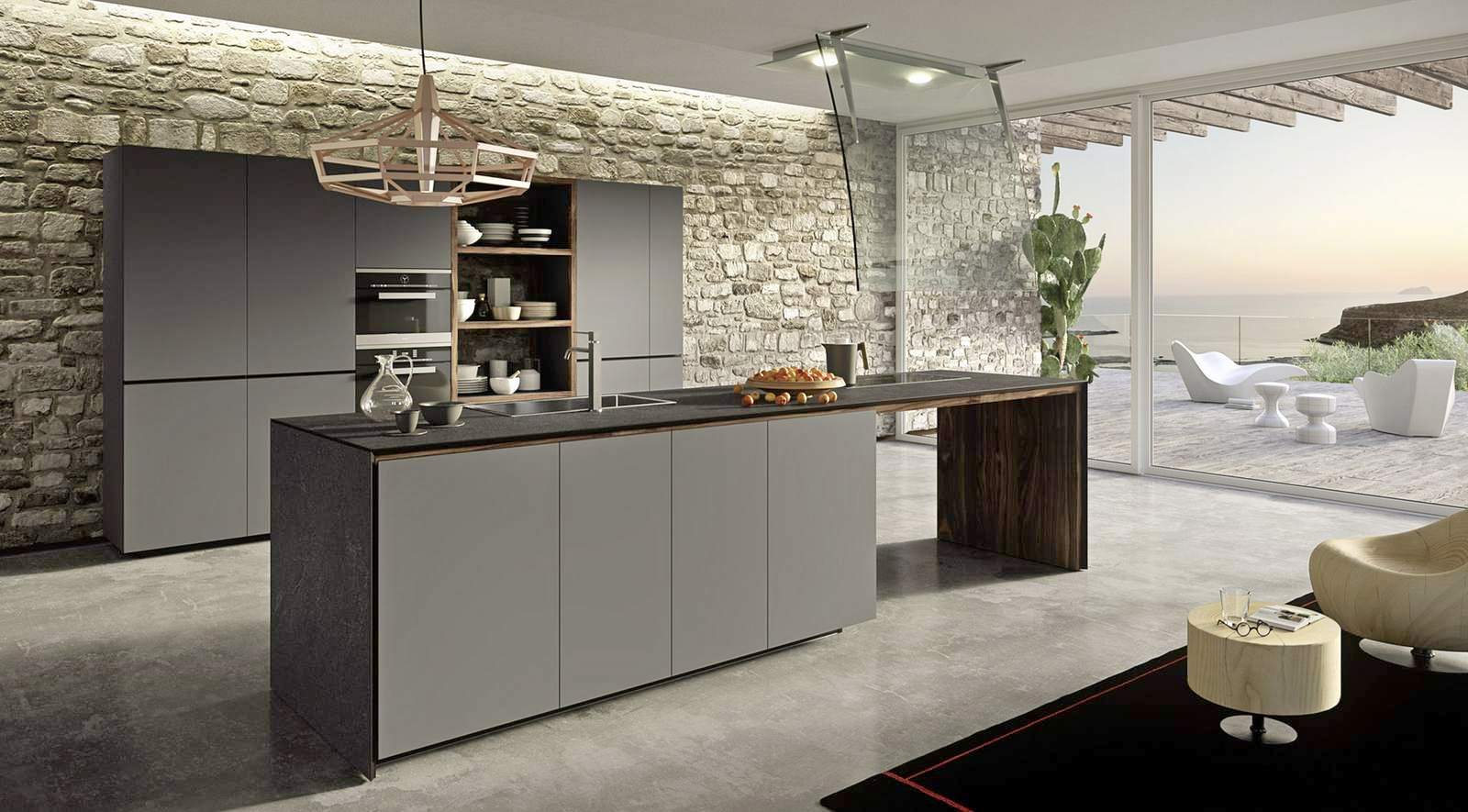Valcucine cucina Forma Mentis con isola e parete colonne Bergamo