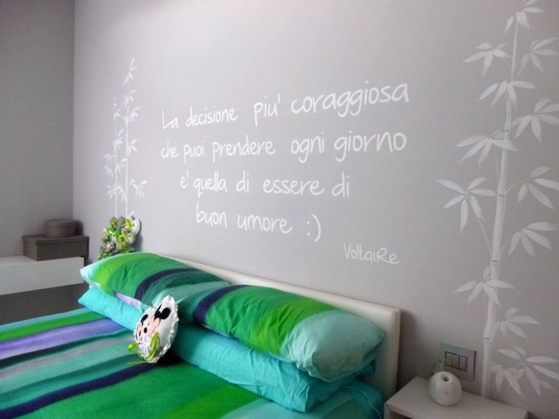 Arredamento moderno a Bergamo, camera da letto con letto Fluttua Lago con testata in pelle