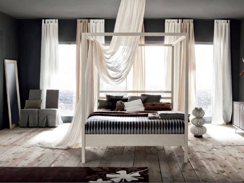 camera con letto con baldacchino in legno massello laccato o naturale