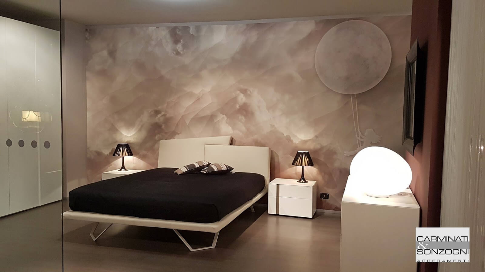 camere da letto Bergamo, con letto Meeting Presotto, armadio e gruppo letto La CAsa Moderna, visibile nel nostro negozio di Zogno Bergamo