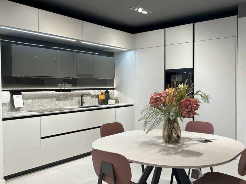 cucina la casa moderna ad angolo Bergamo