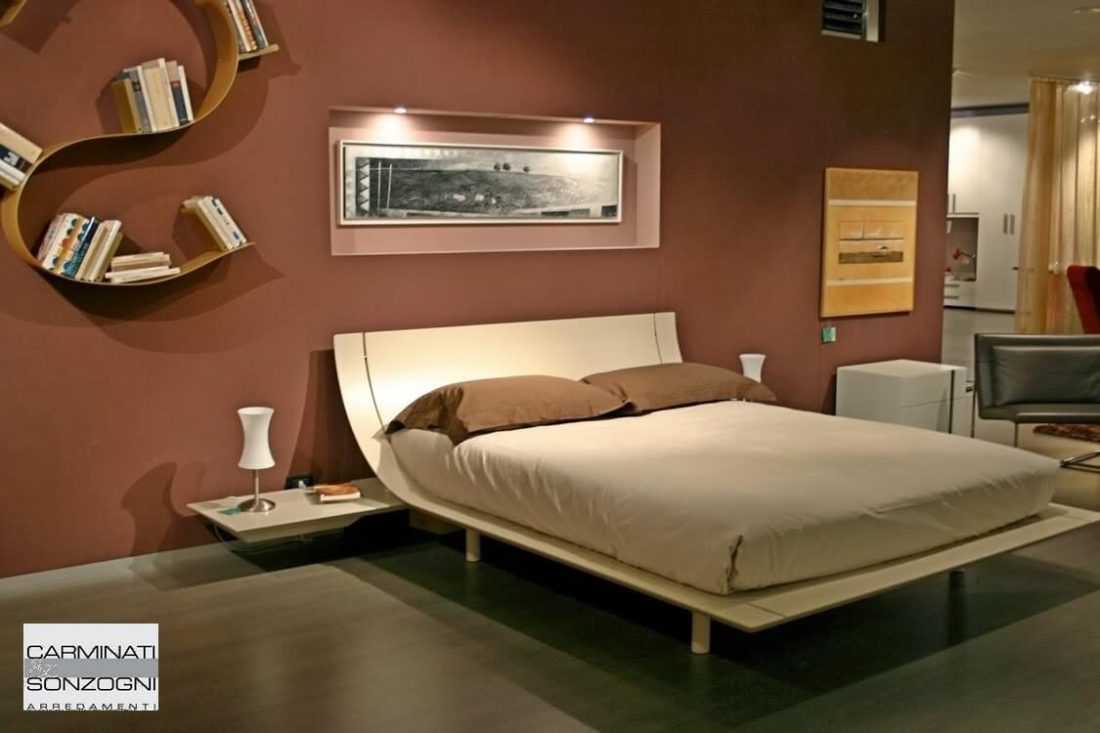 letto Aqua Presotto laccato corda con comodini a mensola con cassetto estraibile