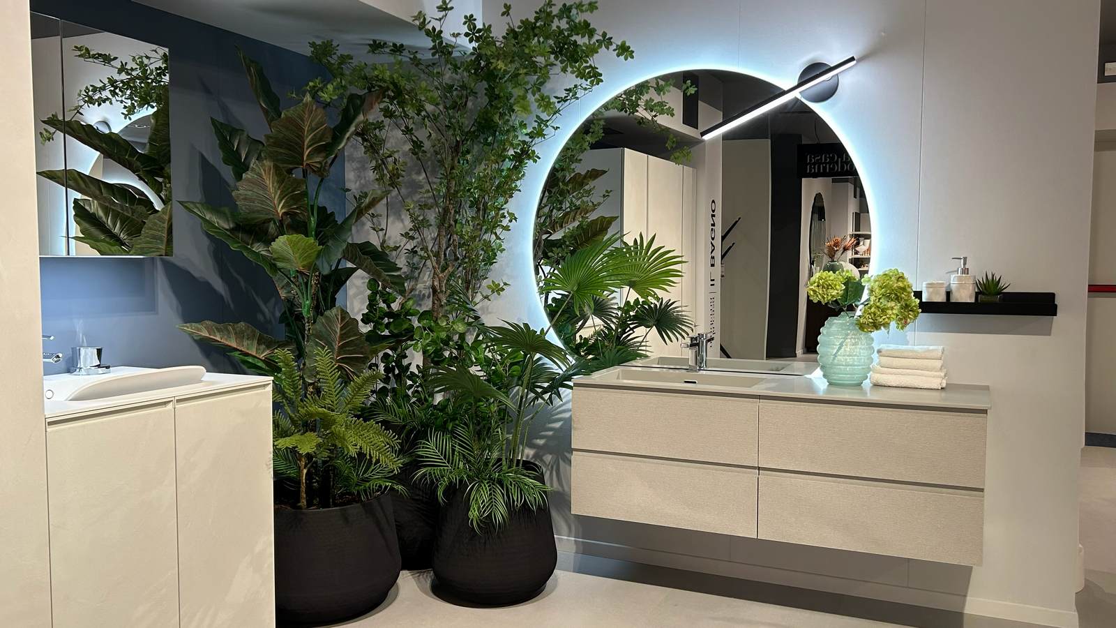 mobile da bagno sospeso con specchio rotondo Bergamo 1